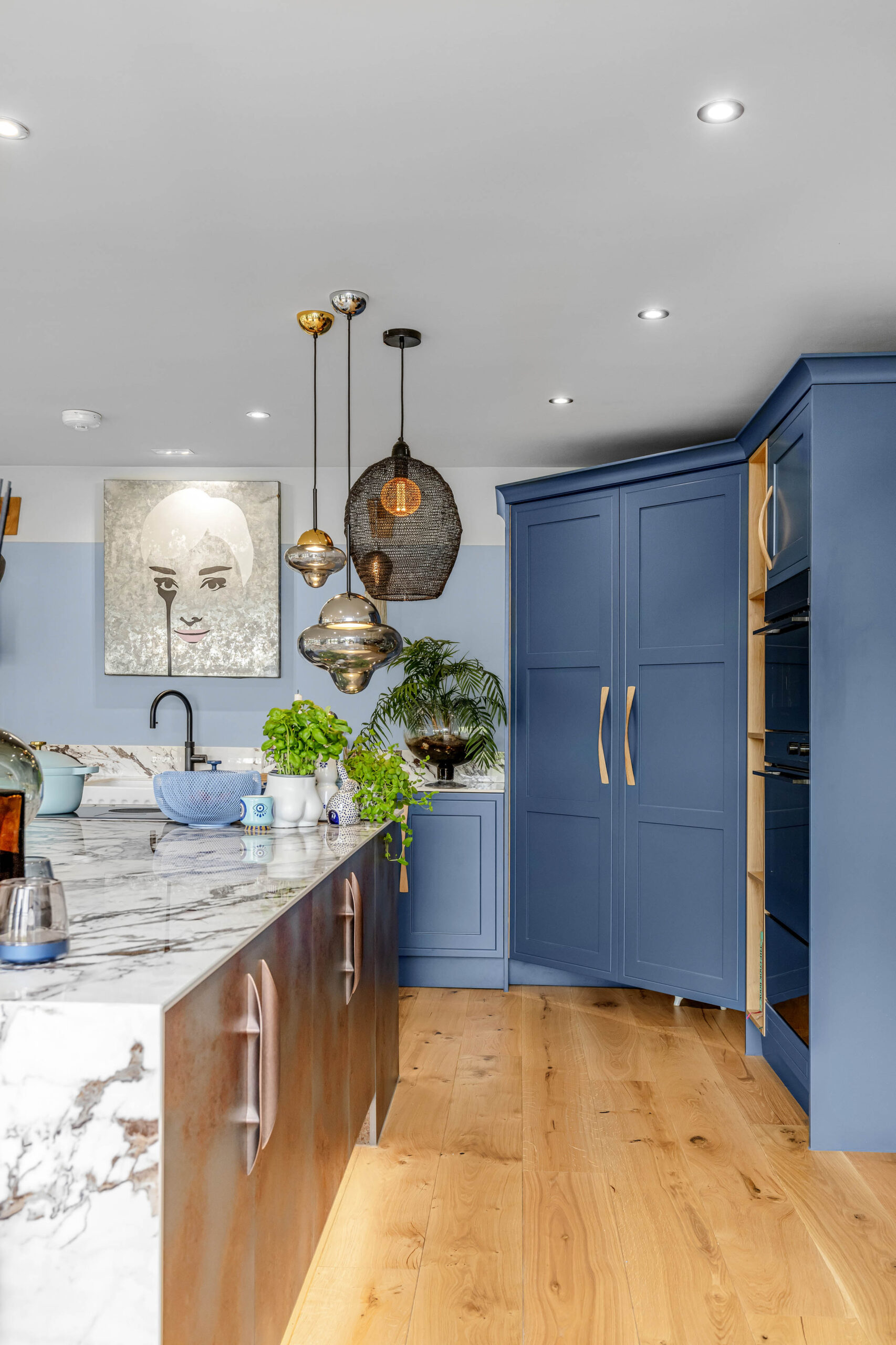 Explore custom kitchen solutions by Rêver Kitchens, crafted with passion and precision to reflect your unique style in West Sussex.