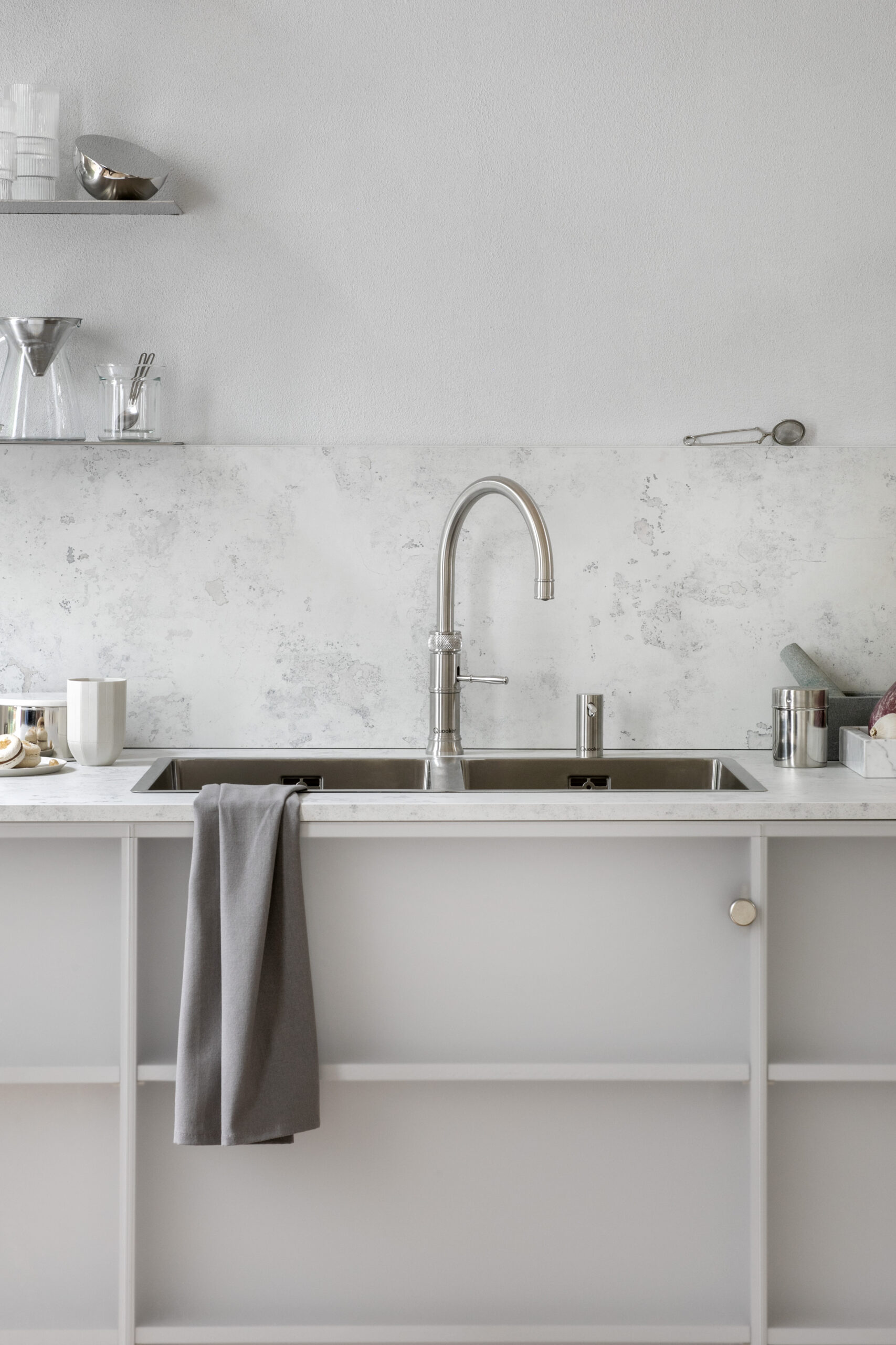Explore custom kitchen solutions by Rêver Kitchens, crafted with passion and precision to reflect your unique style in West Sussex.