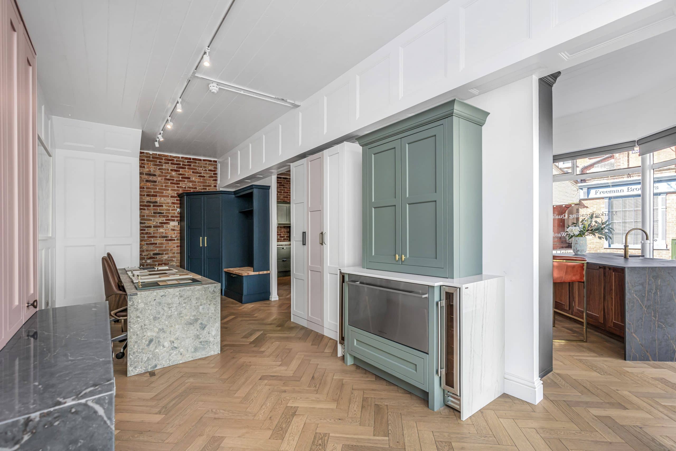 Explore custom kitchen solutions by Rêver Kitchens, crafted with passion and precision to reflect your unique style in West Sussex.