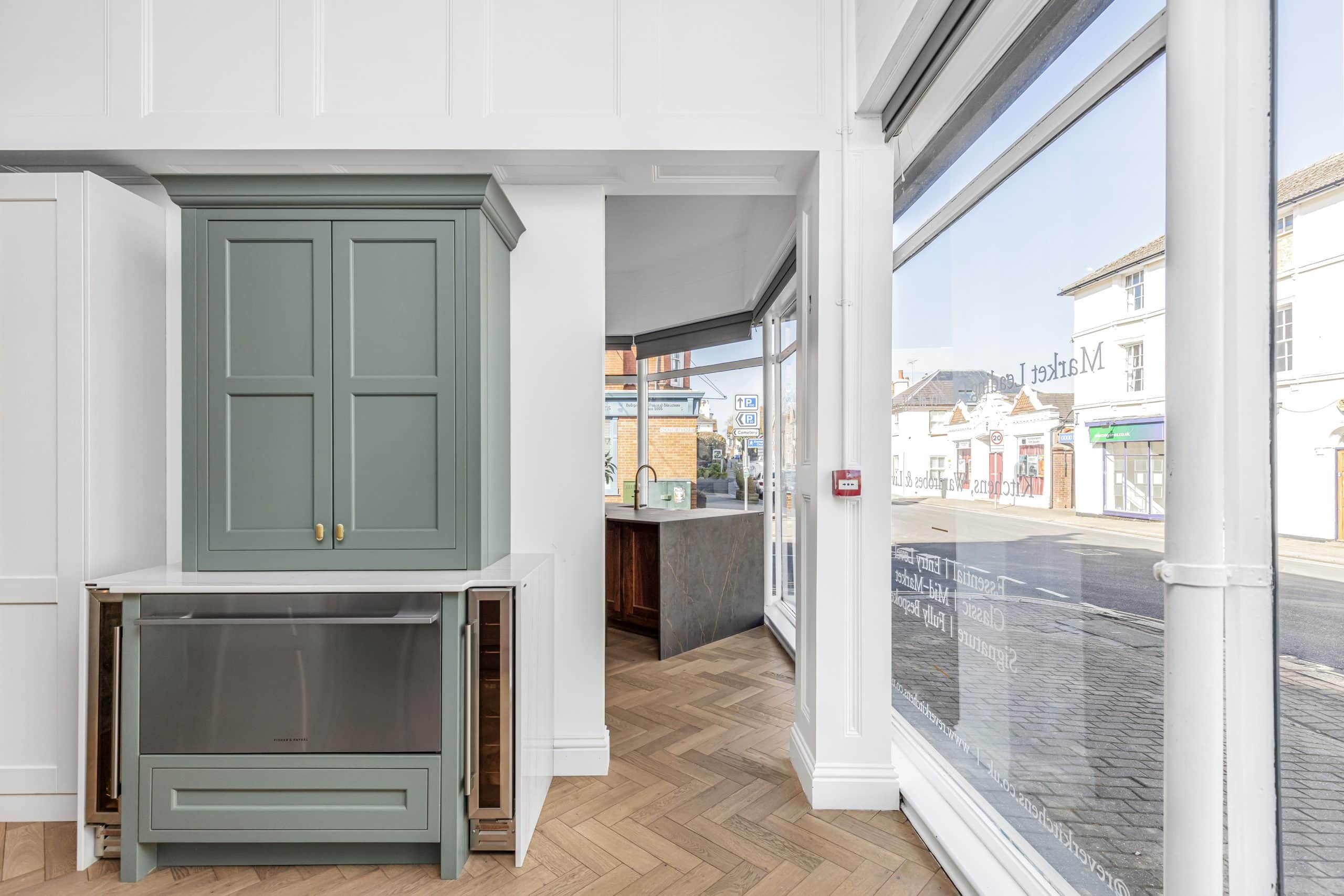 Explore custom kitchen solutions by Rêver Kitchens, crafted with passion and precision to reflect your unique style in West Sussex.