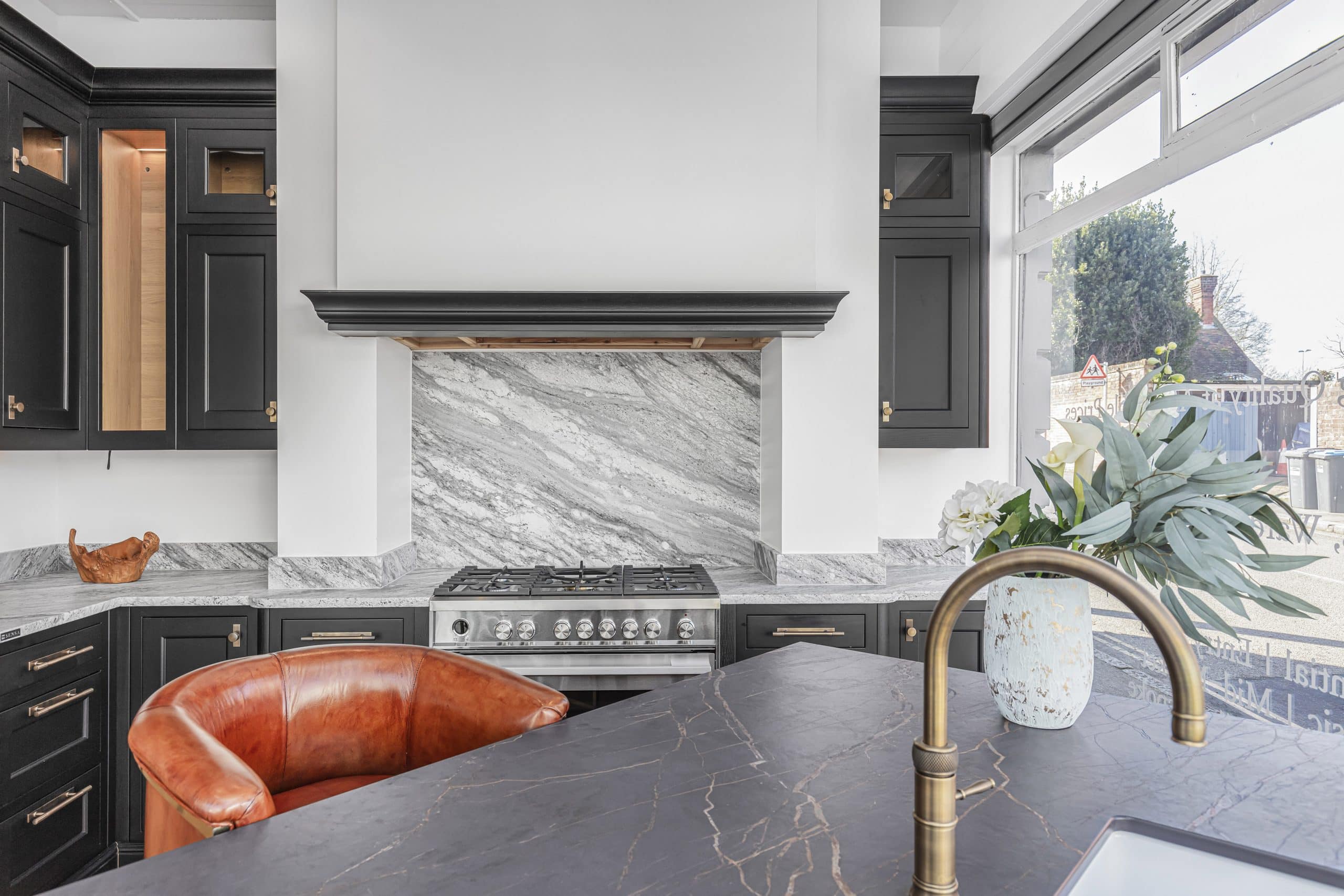Explore custom kitchen solutions by Rêver Kitchens, crafted with passion and precision to reflect your unique style in West Sussex.