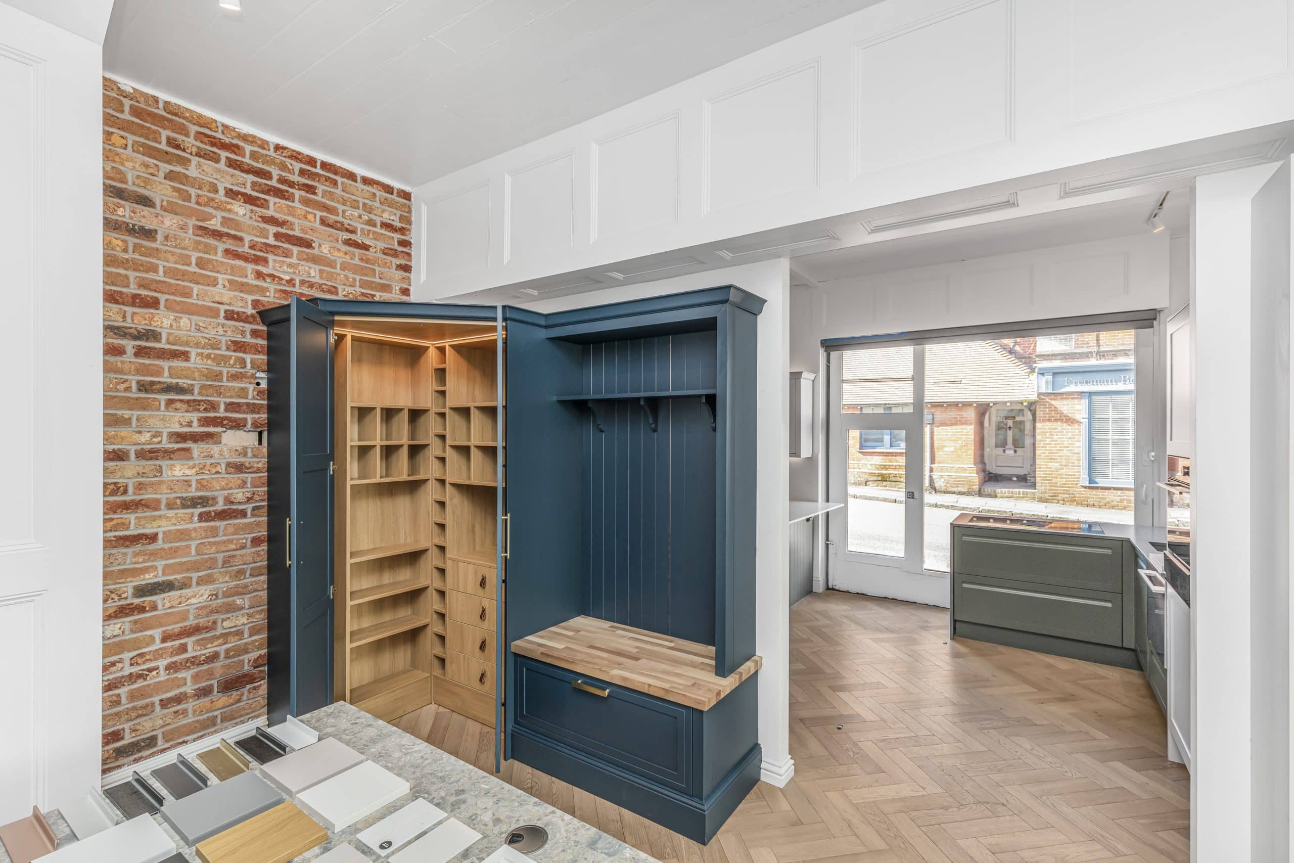 Explore custom kitchen solutions by Rêver Kitchens, crafted with passion and precision to reflect your unique style in West Sussex.