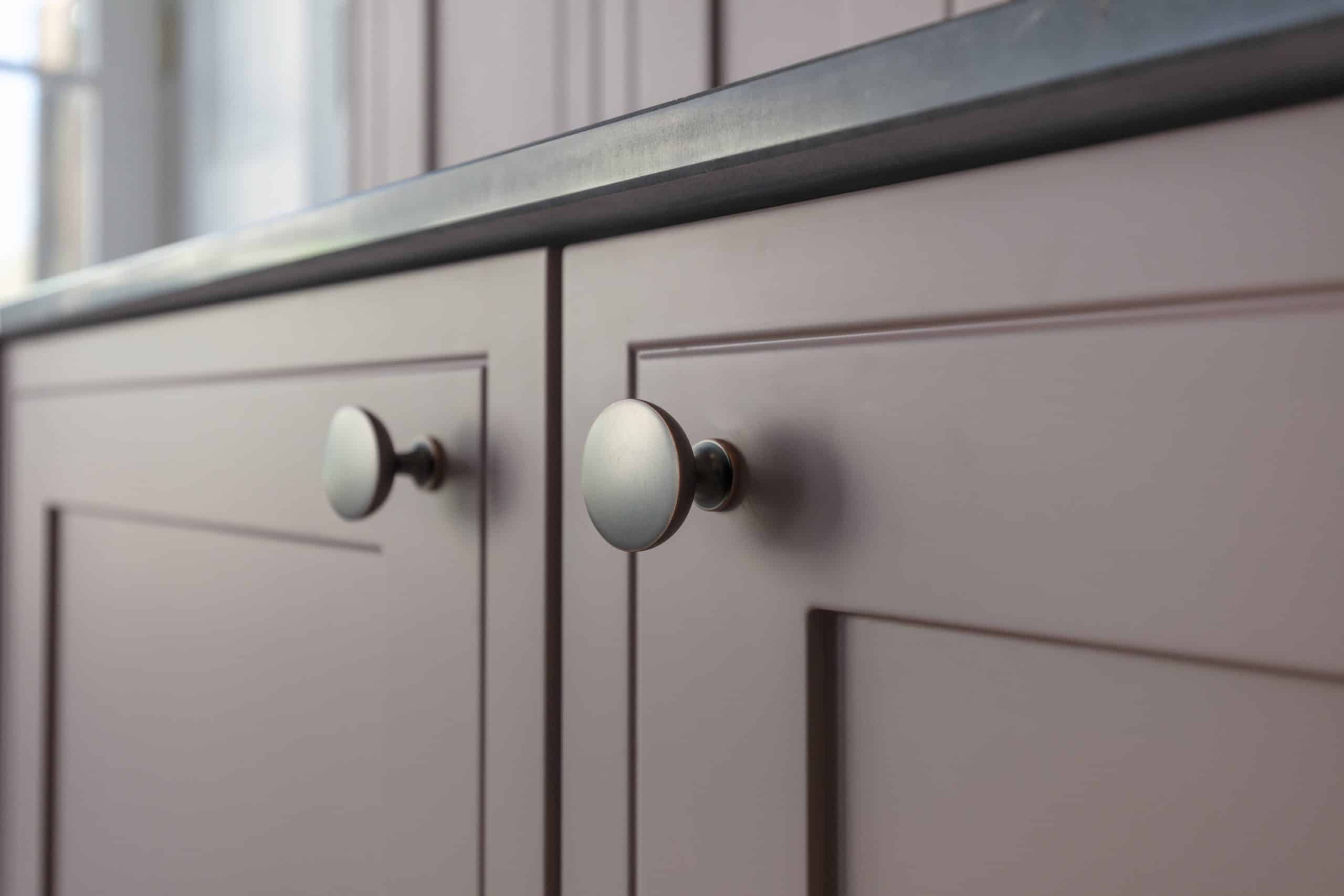 Explore custom kitchen solutions by Rêver Kitchens, crafted with passion and precision to reflect your unique style in West Sussex.
